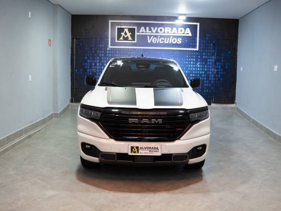 RAM RAMPAGE 2.0 HURRICANE 4 TURBO GASOLINA R/T 4X4 AUTOMÁTICO